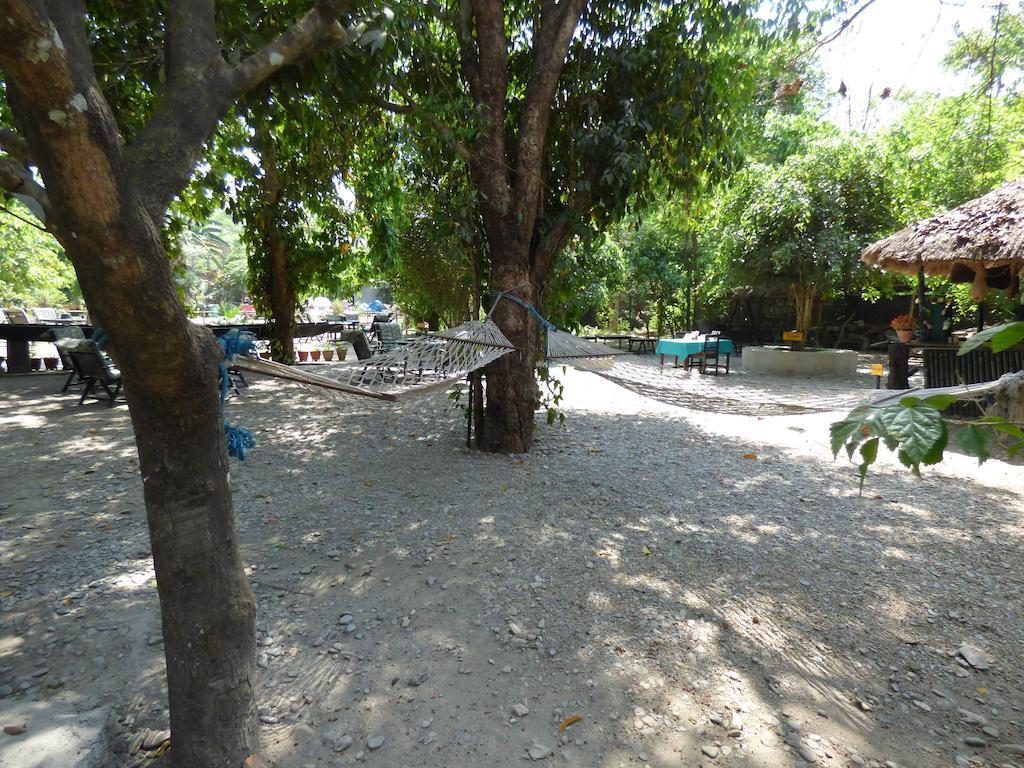 Chitwan Gaida Lodge Sauraha Bagian luar foto