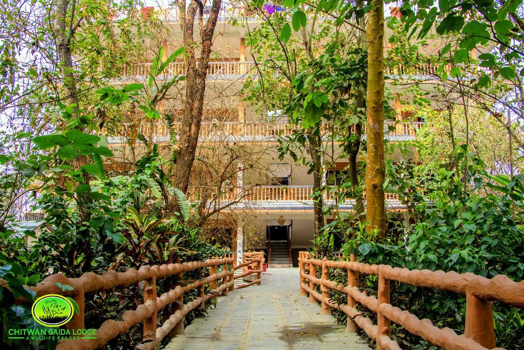 Chitwan Gaida Lodge Sauraha Bagian luar foto