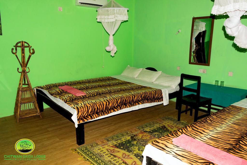 Chitwan Gaida Lodge Sauraha Bagian luar foto