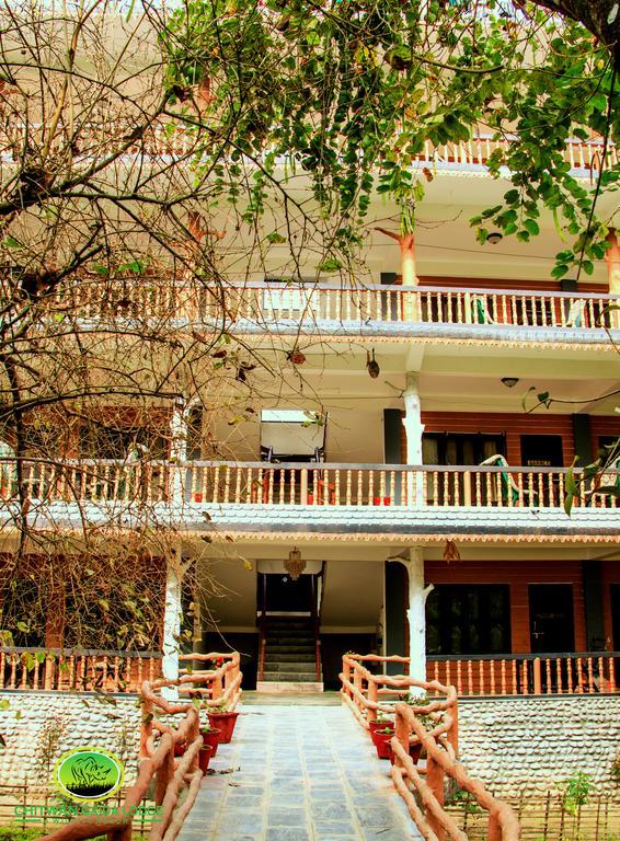 Chitwan Gaida Lodge Sauraha Bagian luar foto